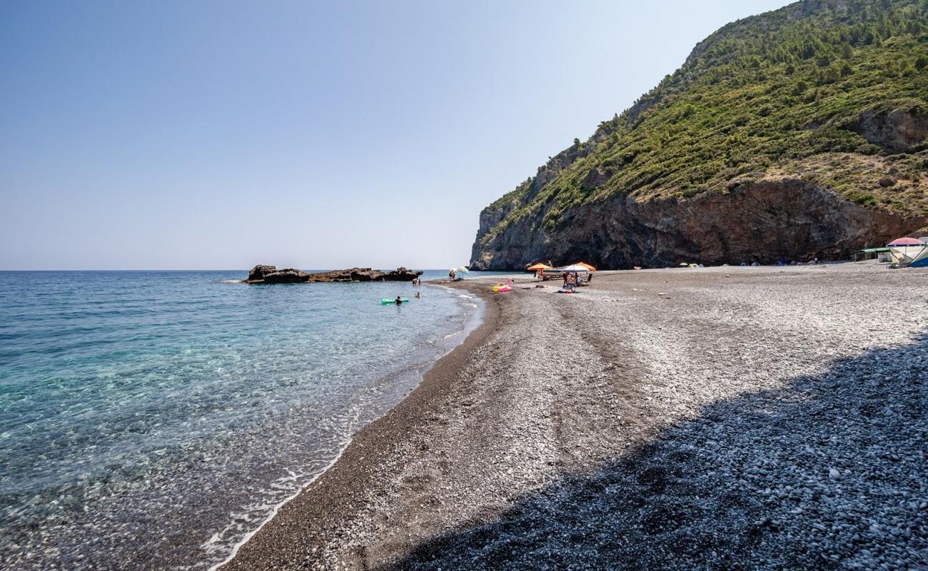 Petali Plajı'in fotoğrafı gri kum ve çakıl yüzey ile