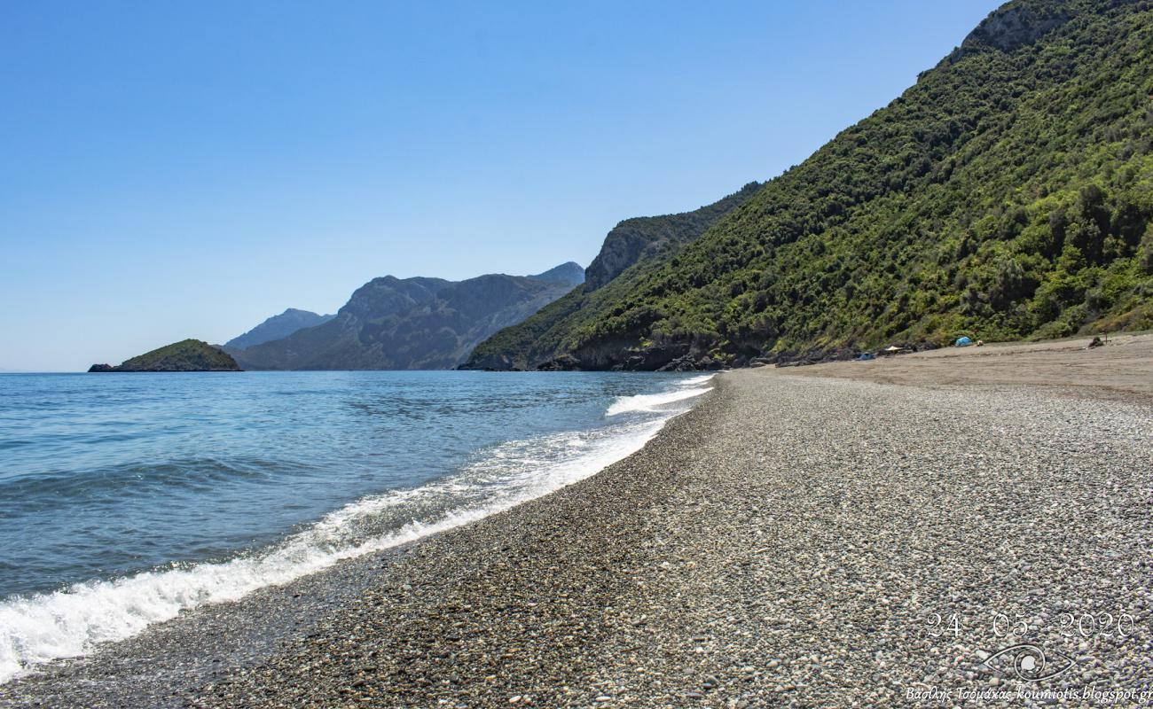 Charalambu Plajı'in fotoğrafı gri ince çakıl taş yüzey ile