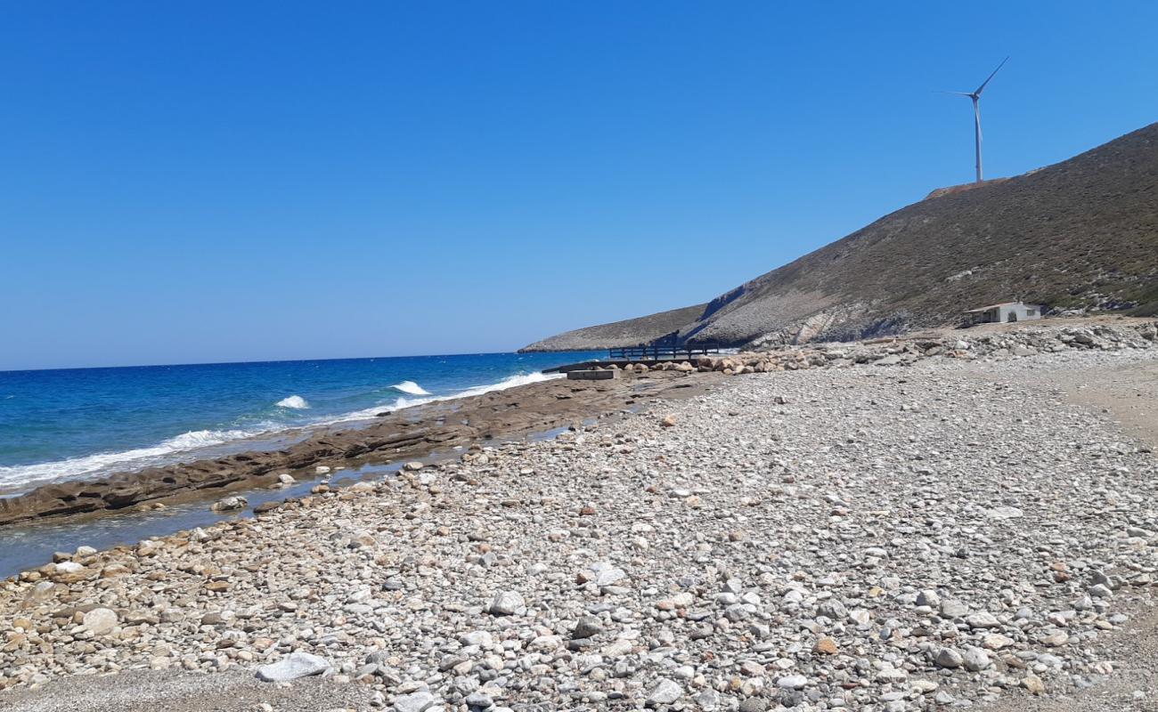 Aile beach'in fotoğrafı taşlı kum yüzey ile
