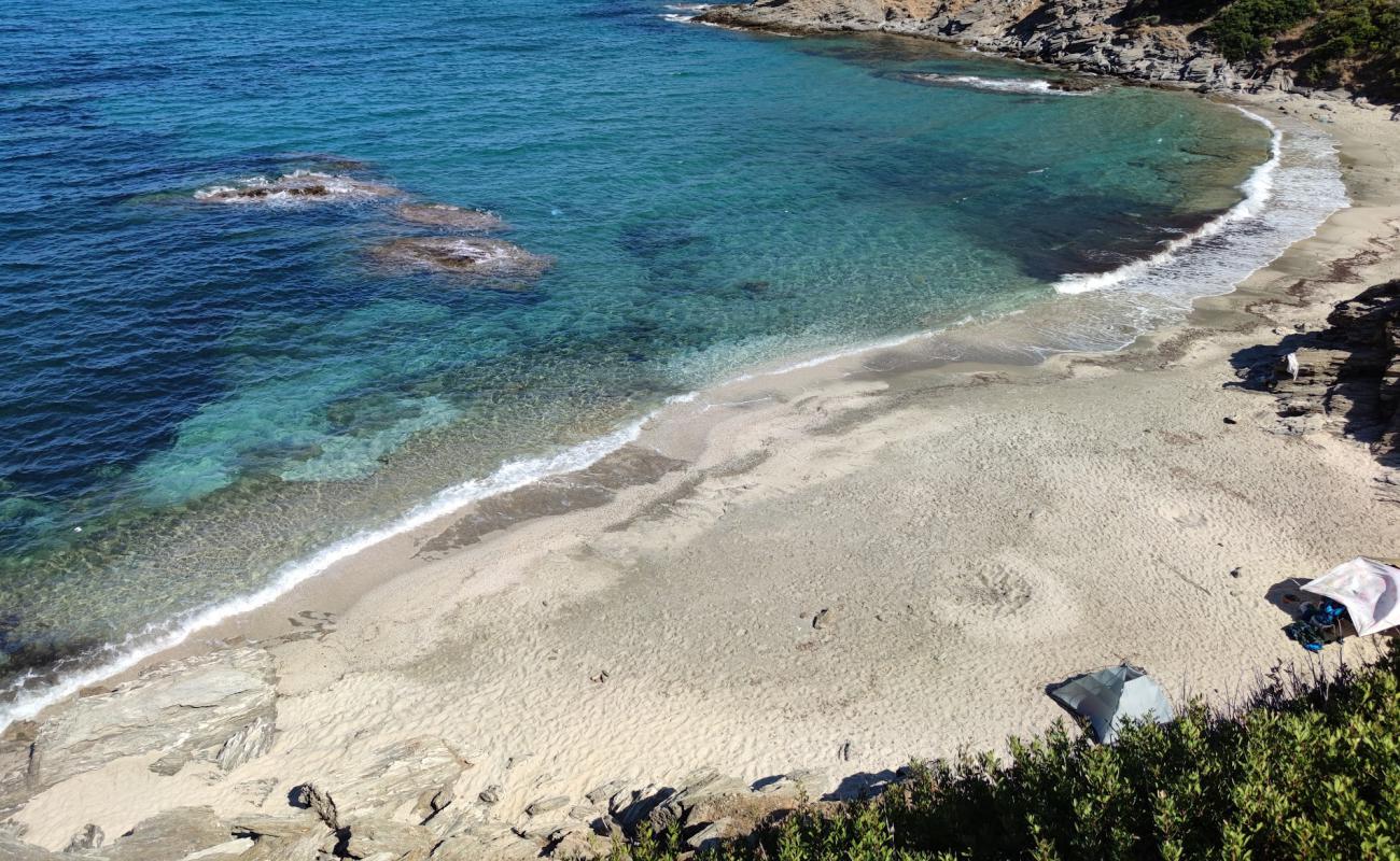 Kalamos 3 beach'in fotoğrafı parlak kum yüzey ile