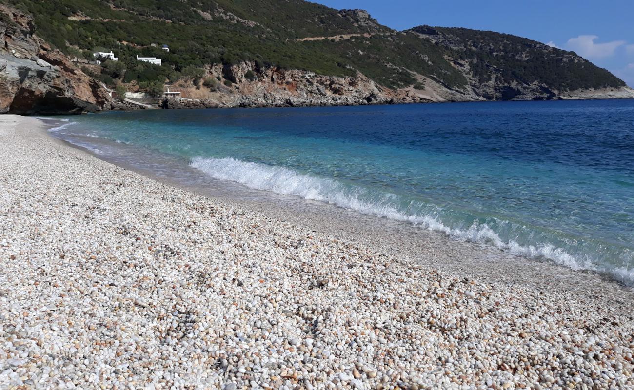 Varellaioi beach'in fotoğrafı parlak kabuk kumu yüzey ile