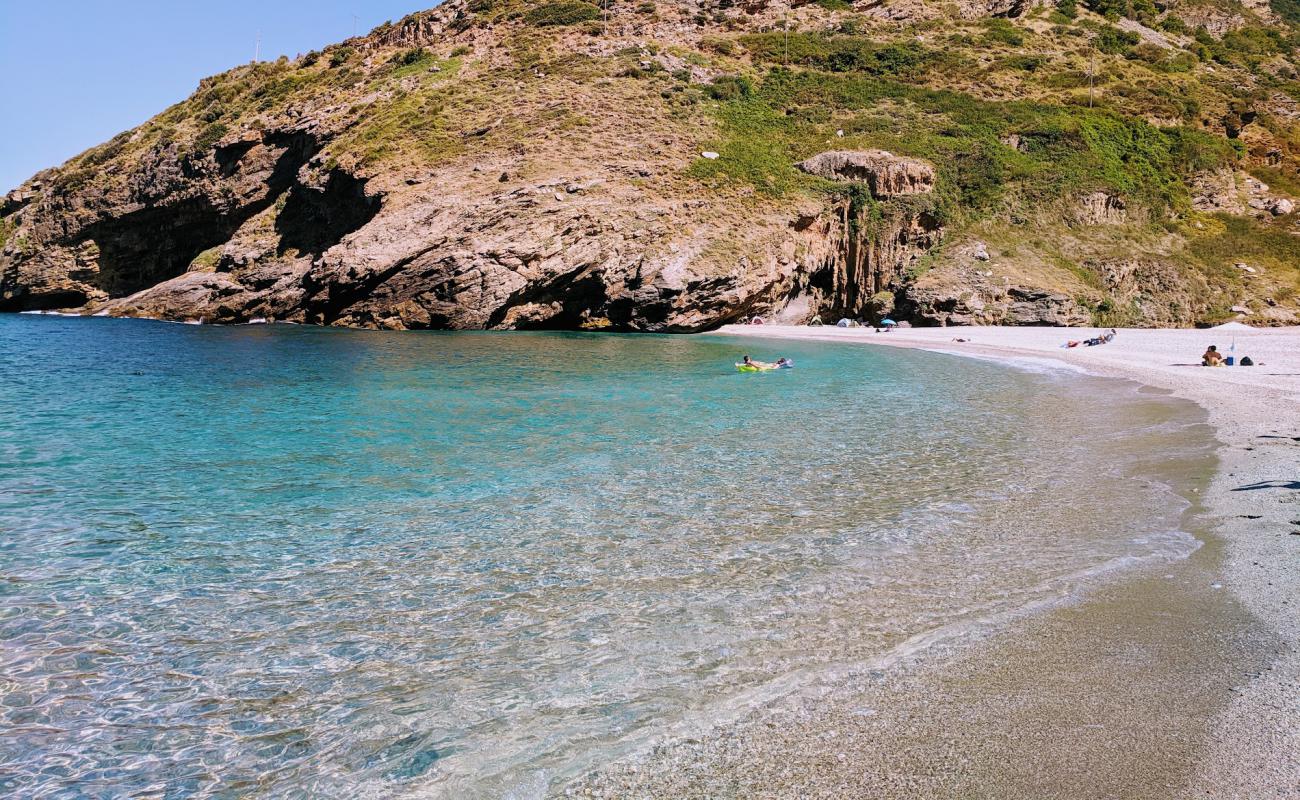 Agios Dimitrios beach'in fotoğrafı hafif ince çakıl taş yüzey ile