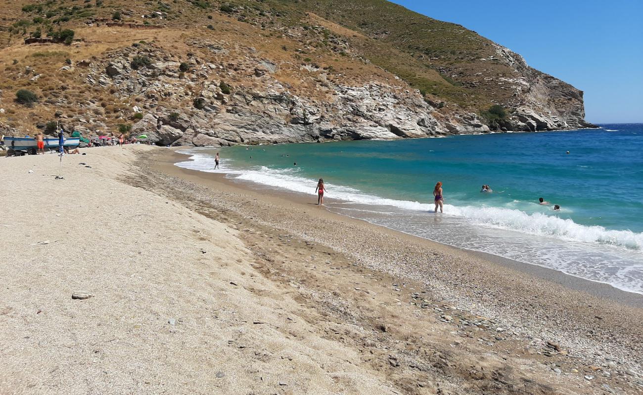 Potami 2 beach'in fotoğrafı hafif ince çakıl taş yüzey ile