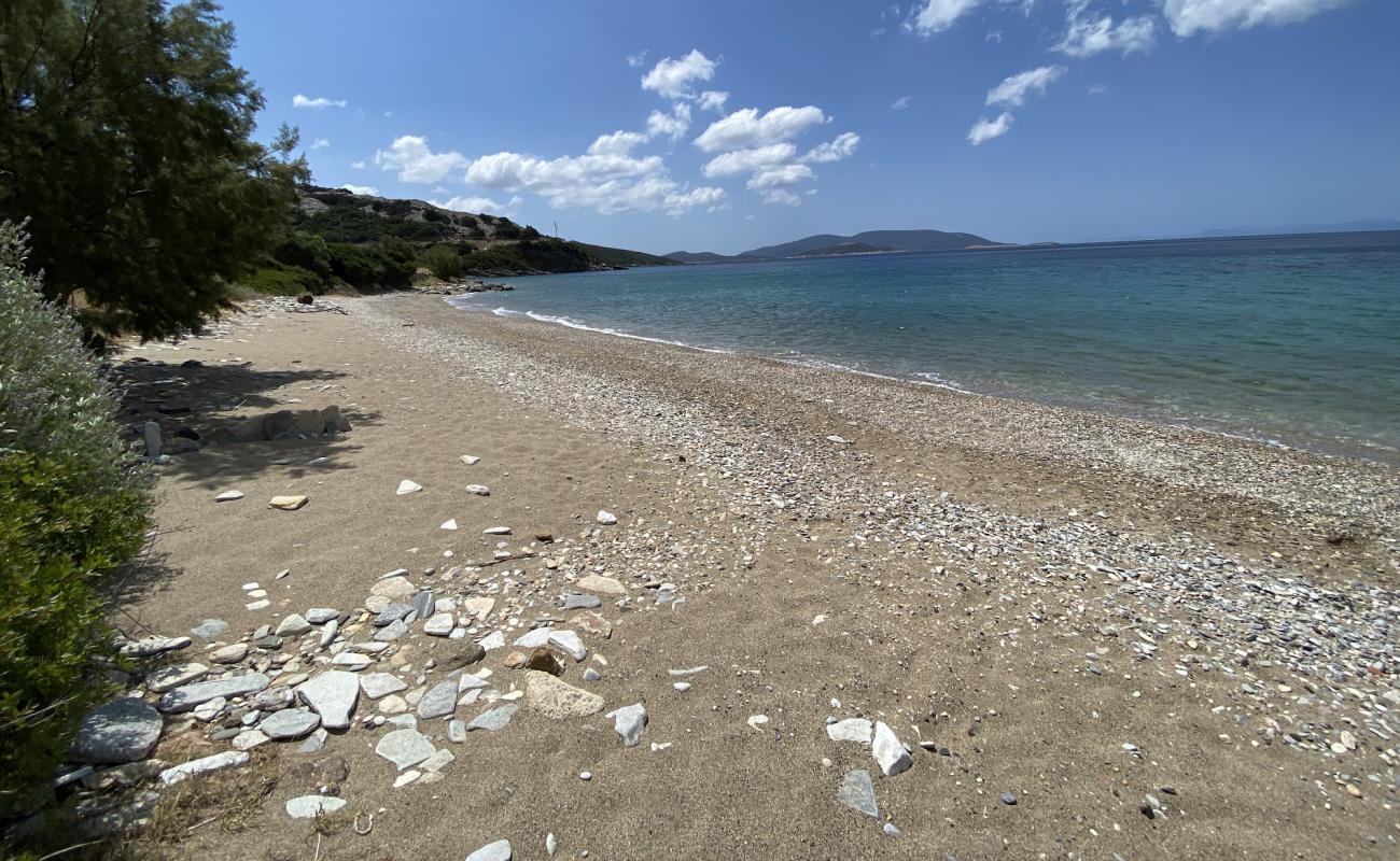 Agios Irini beach'in fotoğrafı çakıl ile kum yüzey ile