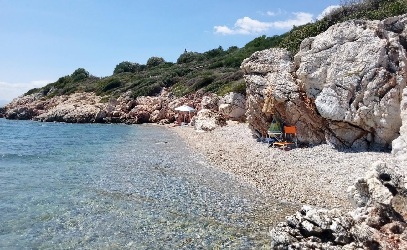 Panagitsa beach'in fotoğrafı çakıl ile kum yüzey ile