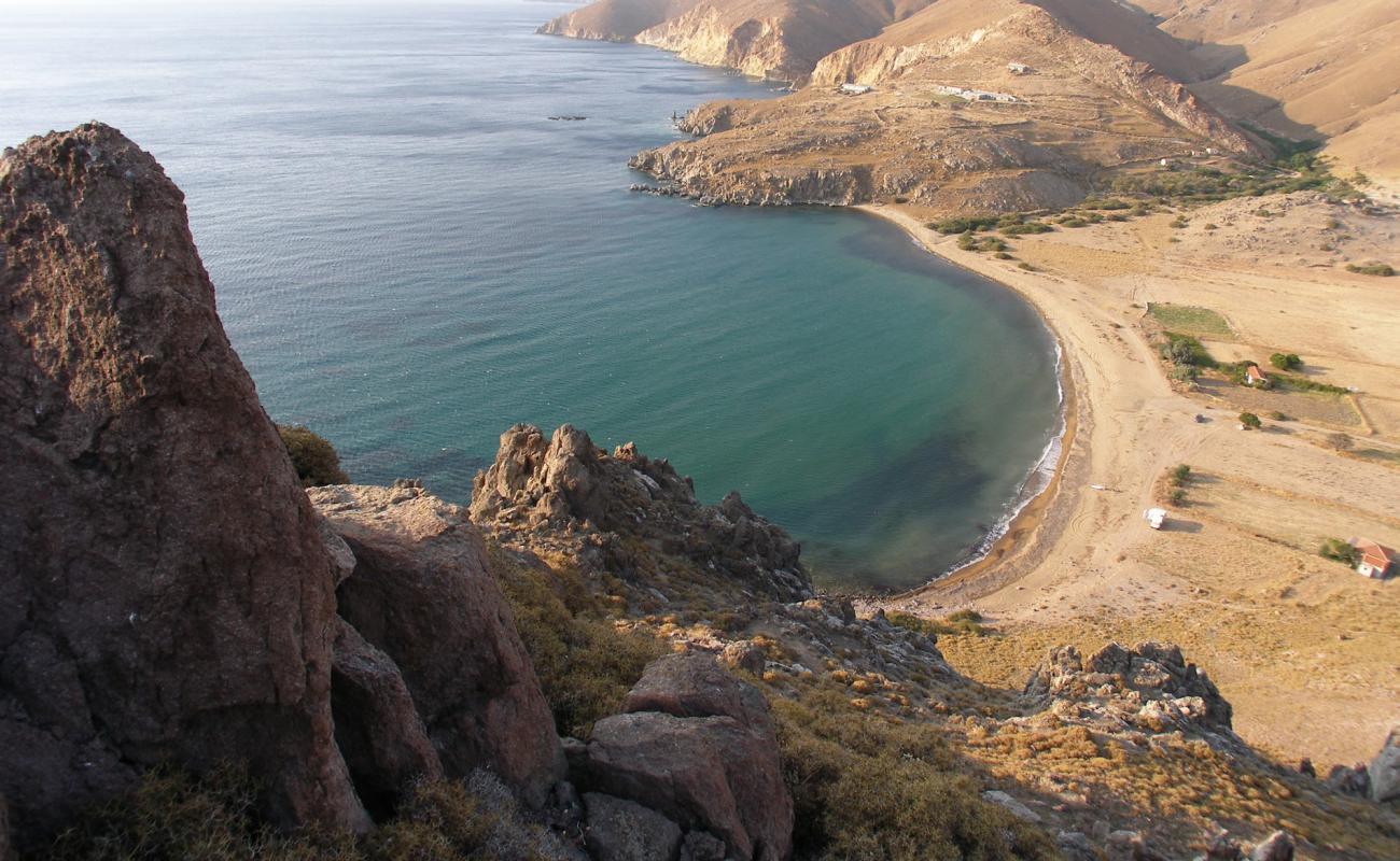 Paralia Karvoinolakas'in fotoğrafı taşlı kum yüzey ile