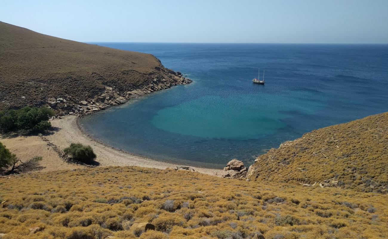 Myrina beach'in fotoğrafı taşlı kum yüzey ile