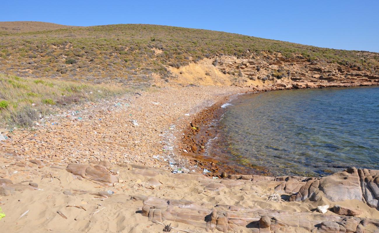 Atsiki beach'in fotoğrafı kayalık arazi yüzey ile