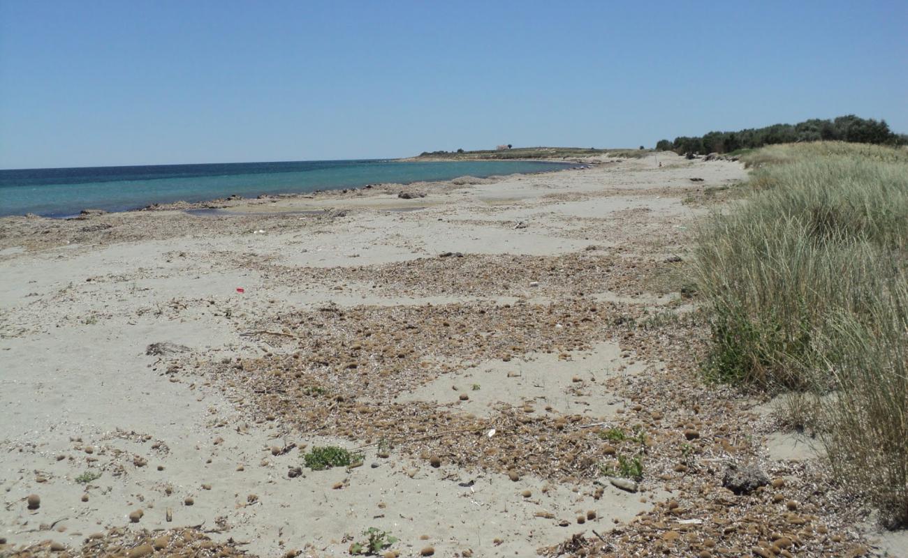 Paralia Panagias'in fotoğrafı açık bej kum yüzey ile