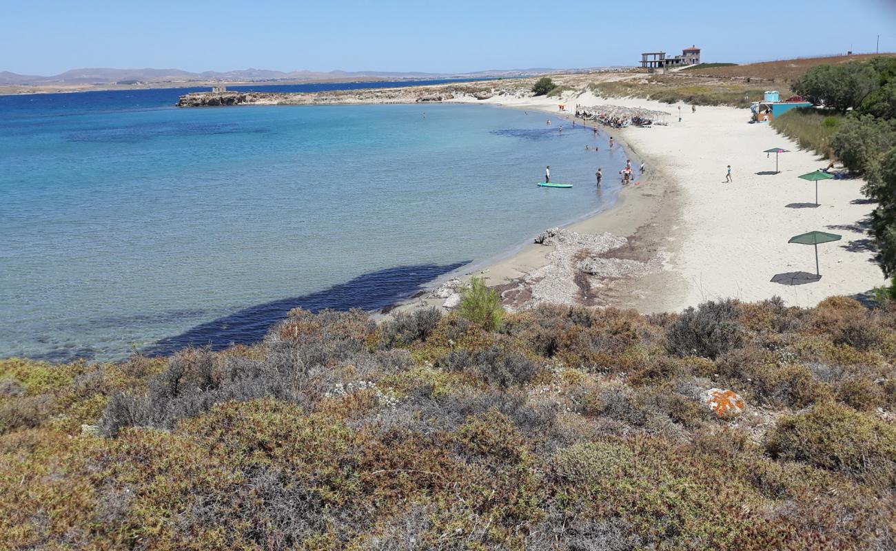 Paralia Fanaraki'in fotoğrafı parlak kum yüzey ile