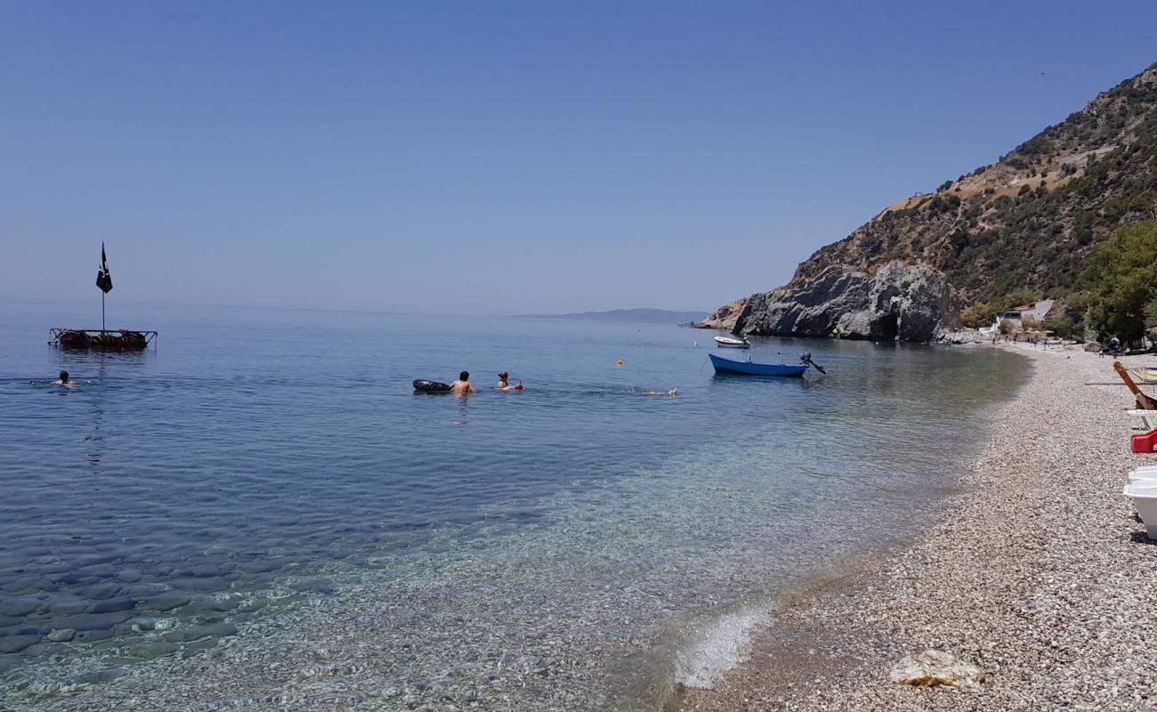 Paralia Melinta'in fotoğrafı hafif çakıl yüzey ile