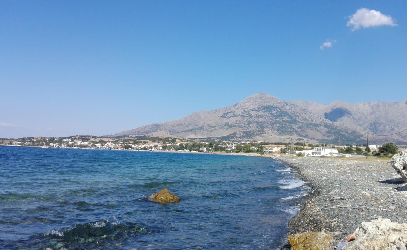 Kamariotisa beach'in fotoğrafı hafif ince çakıl taş yüzey ile