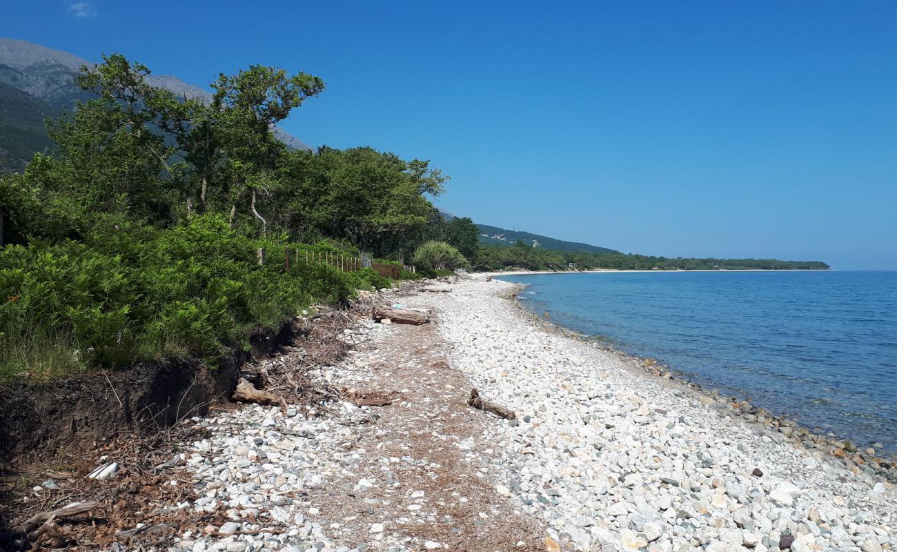 Fonia beach'in fotoğrafı kayalık arazi yüzey ile