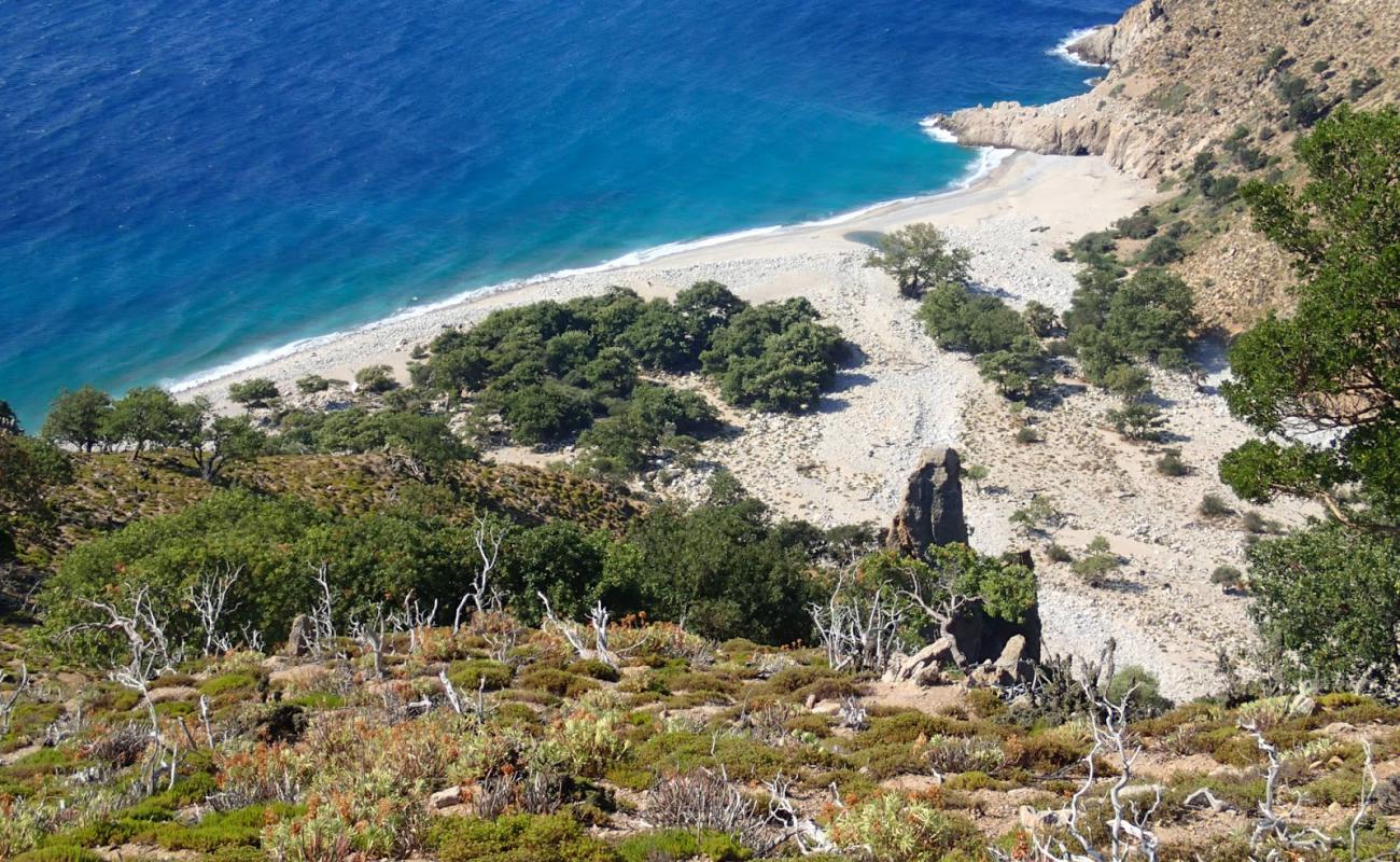 Vatos beach'in fotoğrafı kısmen temiz temizlik seviyesi ile