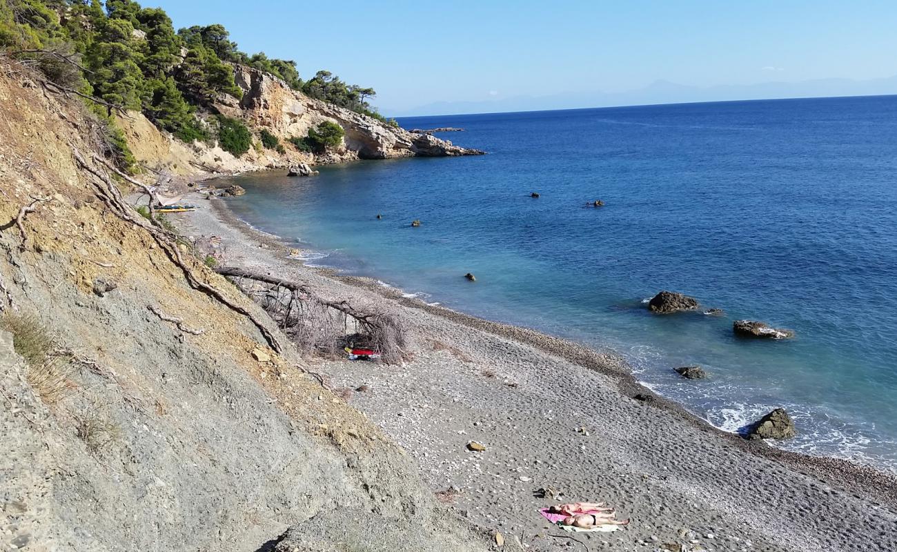 Paralia Vithisma'in fotoğrafı gri kum ve çakıllar yüzey ile
