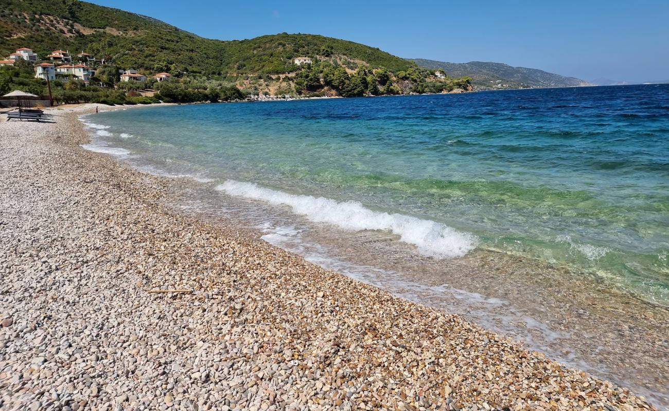 Glyfa beach'in fotoğrafı hafif çakıl yüzey ile