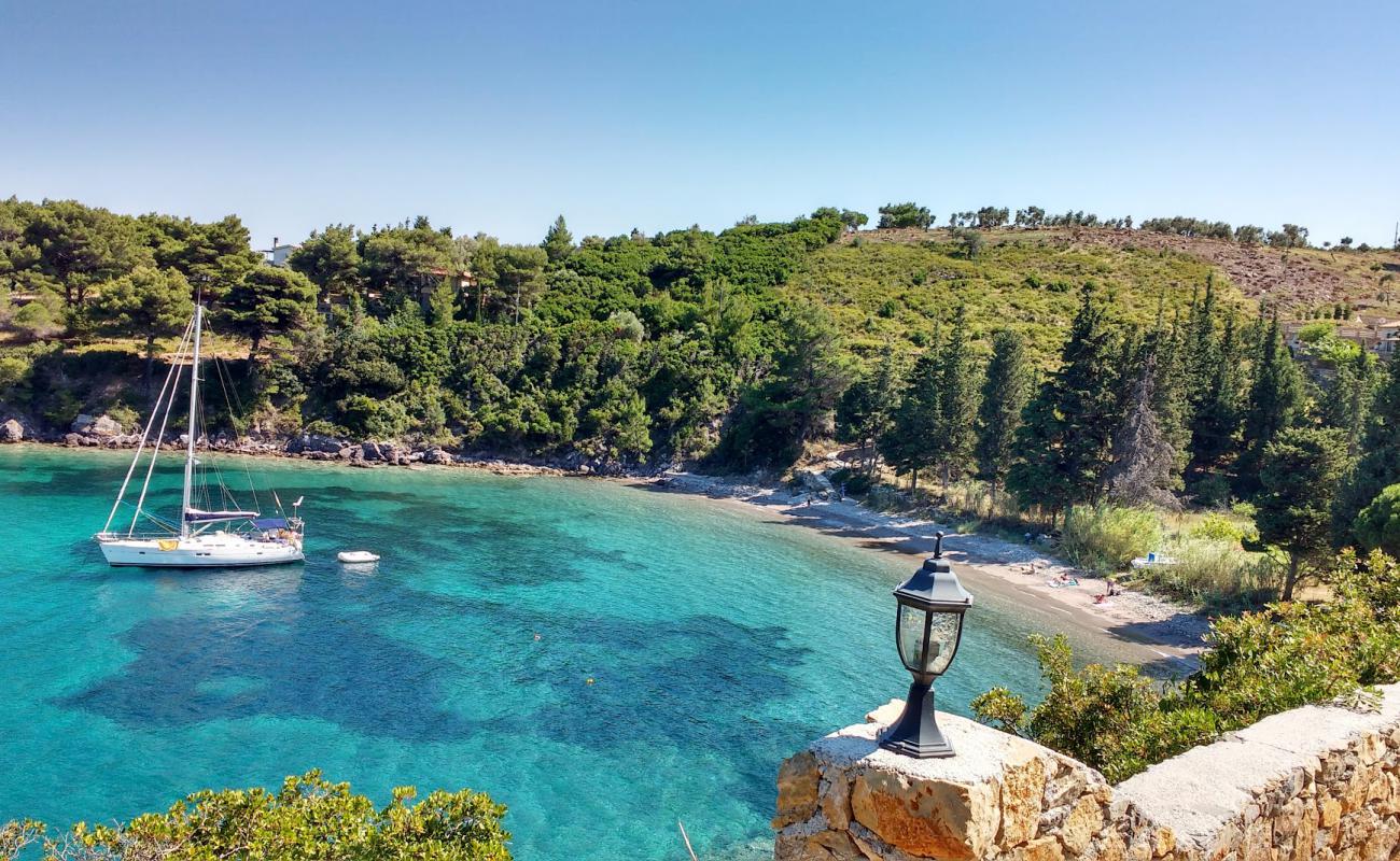 Agios Petros beach'in fotoğrafı çakıl ile kum yüzey ile