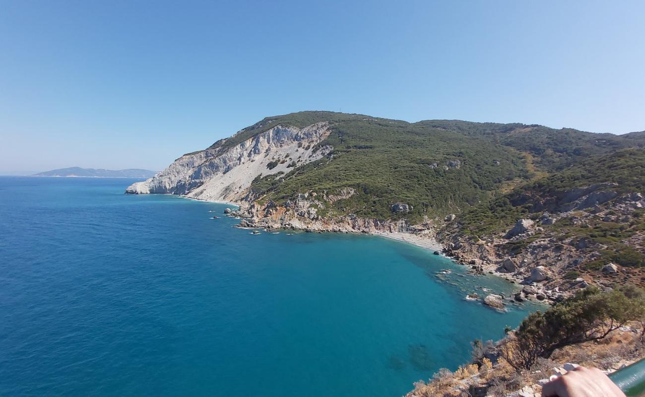 Paralia Kastro'in fotoğrafı gri kum ve çakıllar yüzey ile