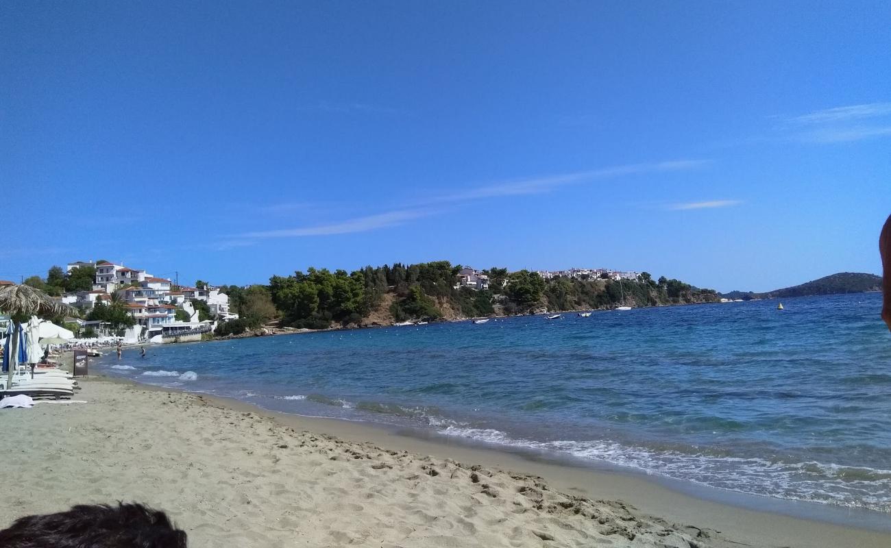 Paralia Megali Ammos'in fotoğrafı gri kum yüzey ile