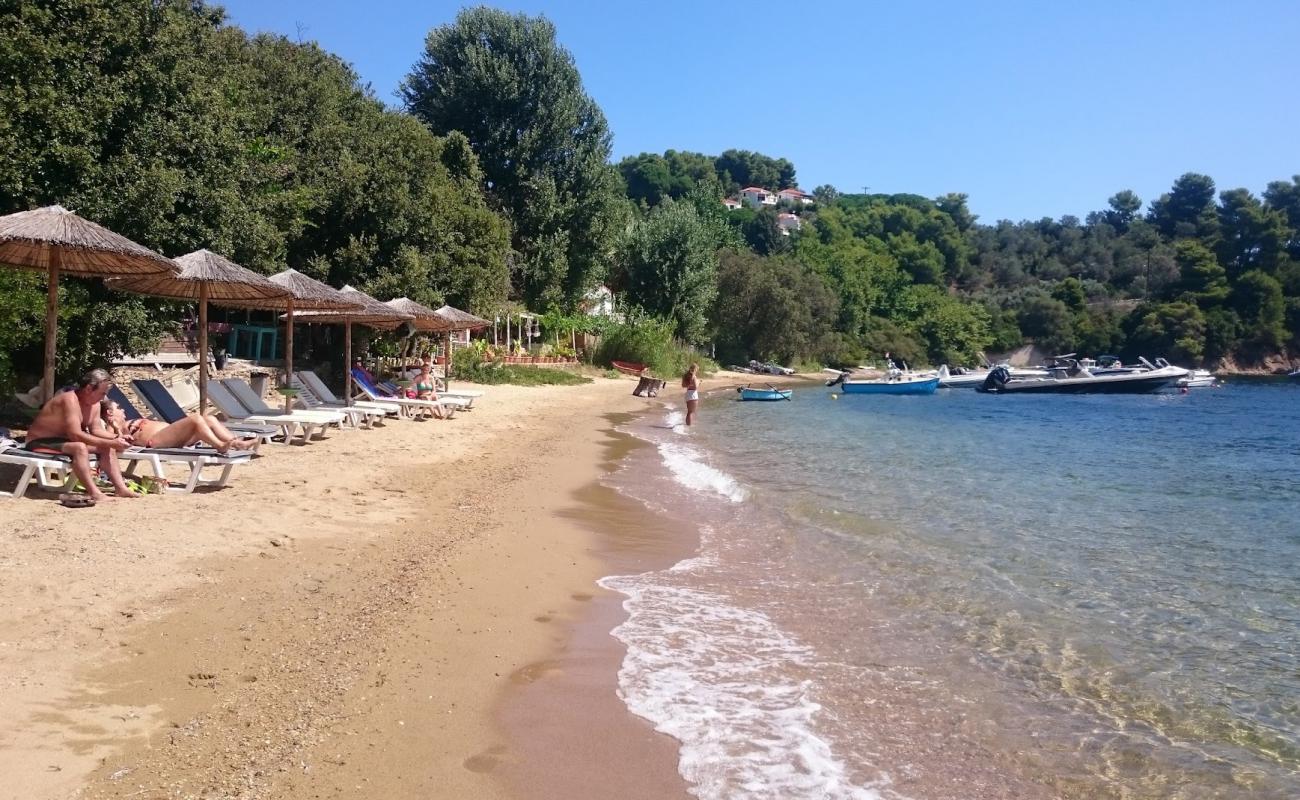 Sklithri beach'in fotoğrafı parlak kum yüzey ile