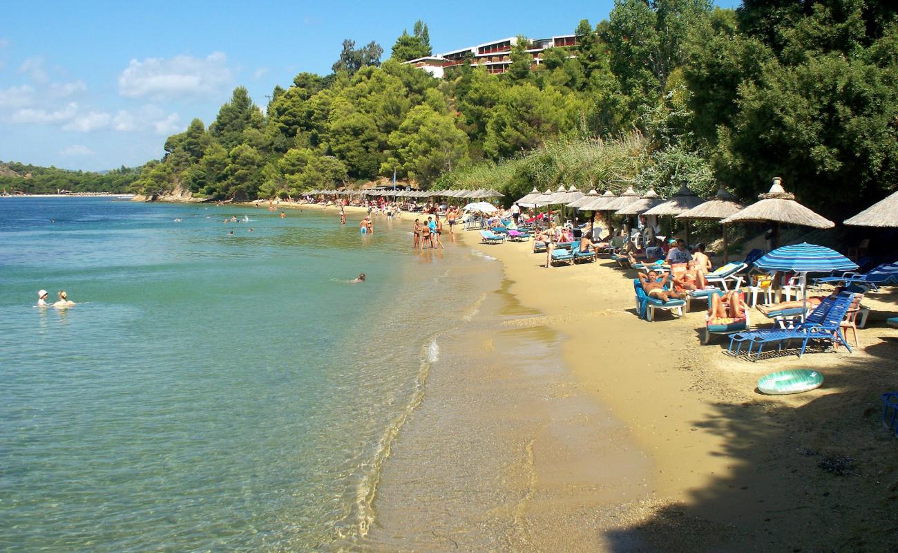 Maratha beach'in fotoğrafı parlak kum yüzey ile