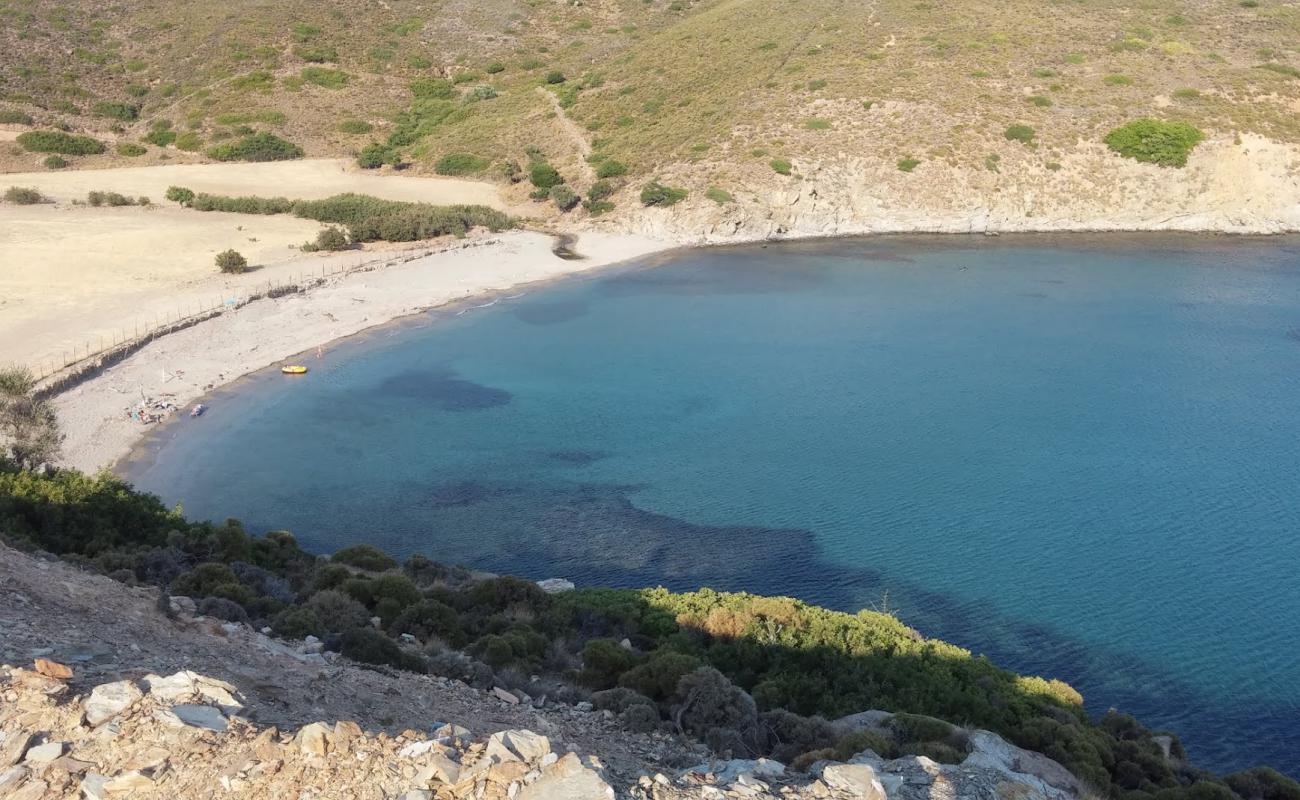 Diapori beach'in fotoğrafı gri kum ve çakıllar yüzey ile