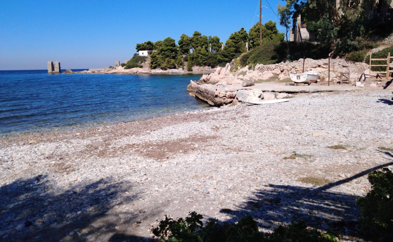 Atsitsa beach'in fotoğrafı hafif çakıl yüzey ile