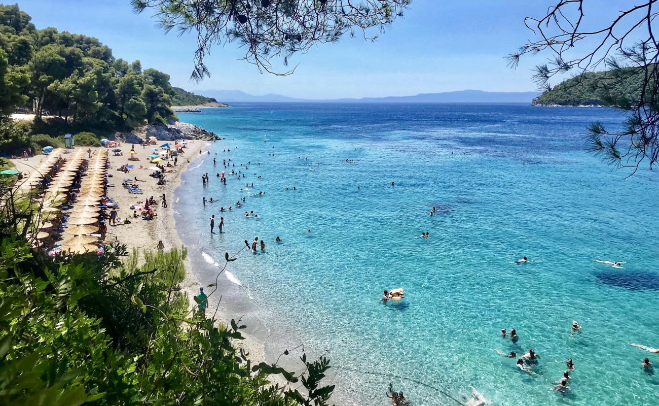 Kastani Plajı'in fotoğrafı hafif ince çakıl taş yüzey ile