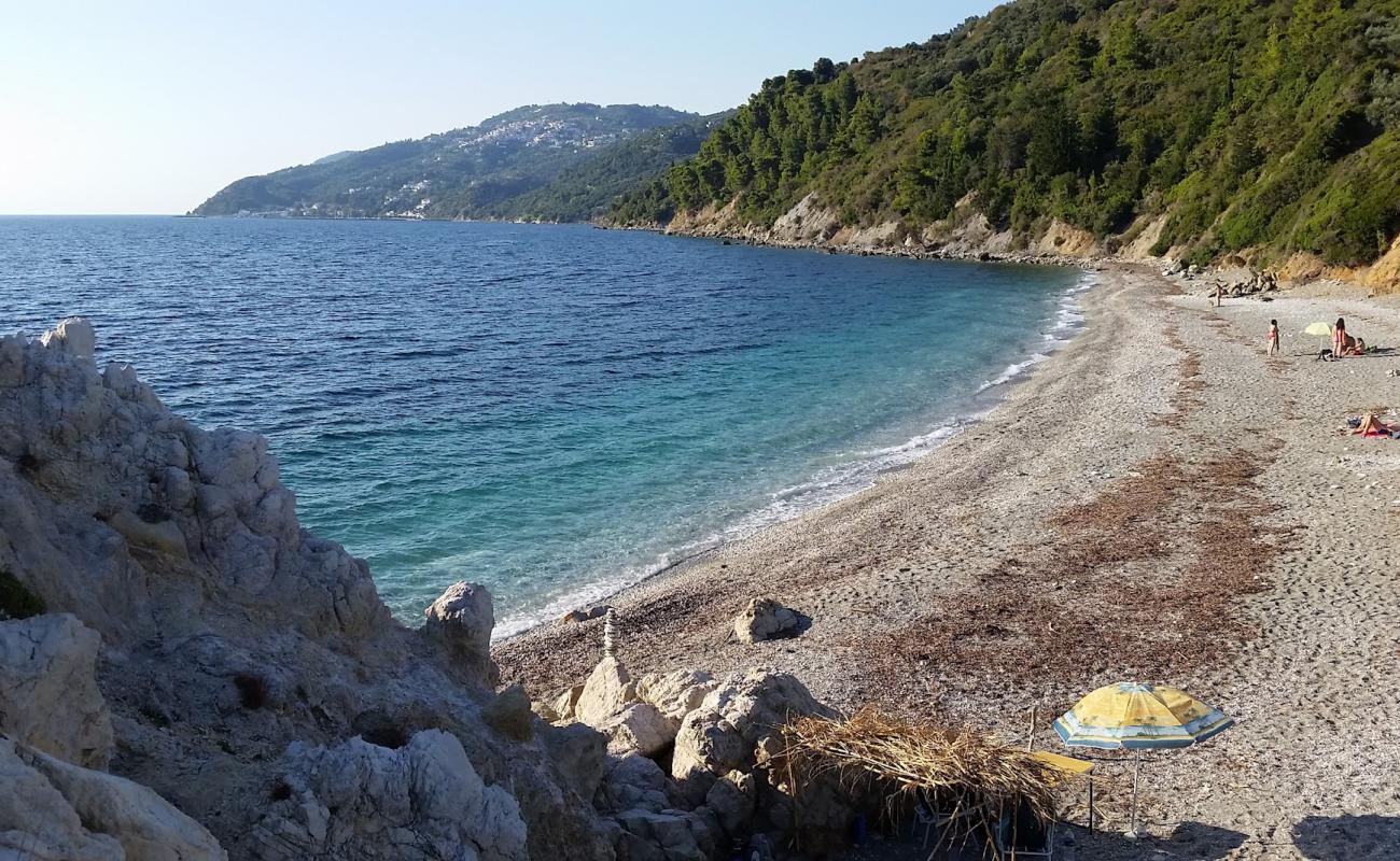 Paralia Armenopetra'in fotoğrafı hafif çakıl yüzey ile