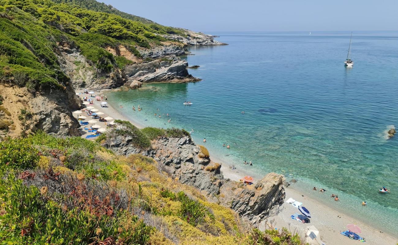 Perivoliou beach'in fotoğrafı hafif ince çakıl taş yüzey ile