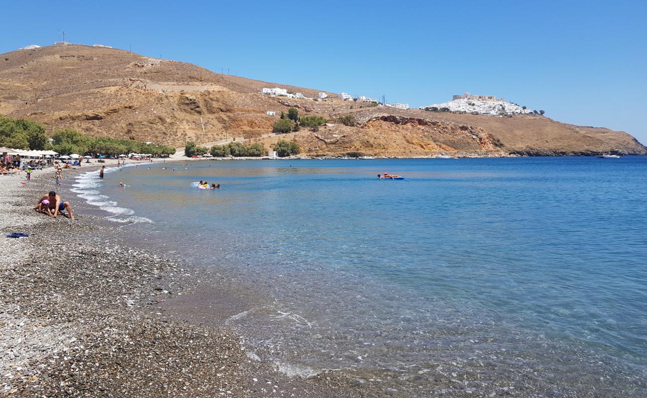 Livadia Plajı'in fotoğrafı hafif ince çakıl taş yüzey ile