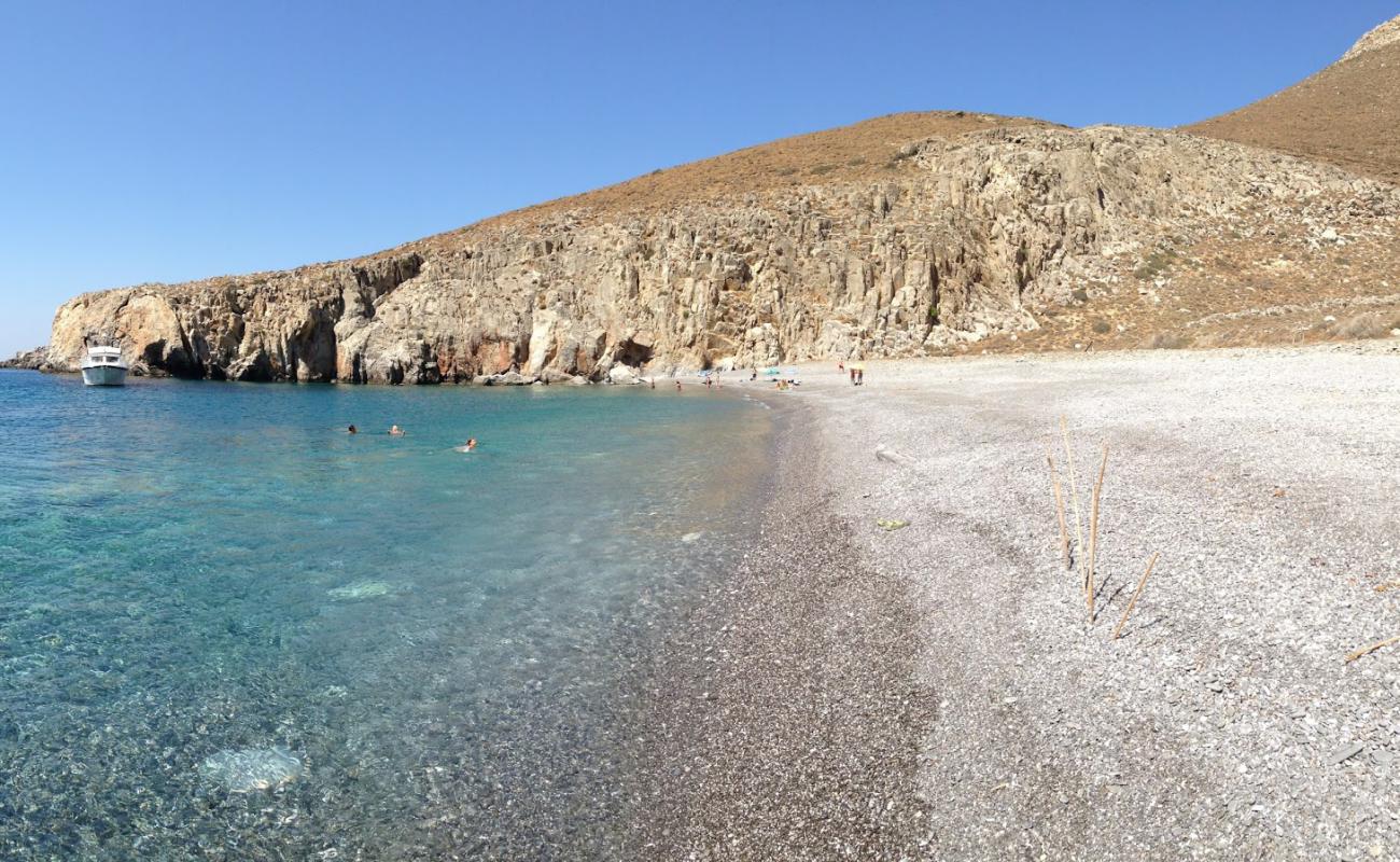 Ai Giannis beach'in fotoğrafı hafif çakıl yüzey ile