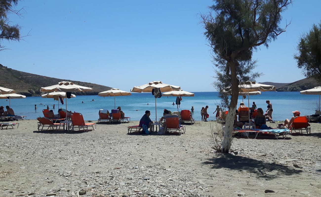 Mikro Steno beach'in fotoğrafı bej kum ve çakıl yüzey ile