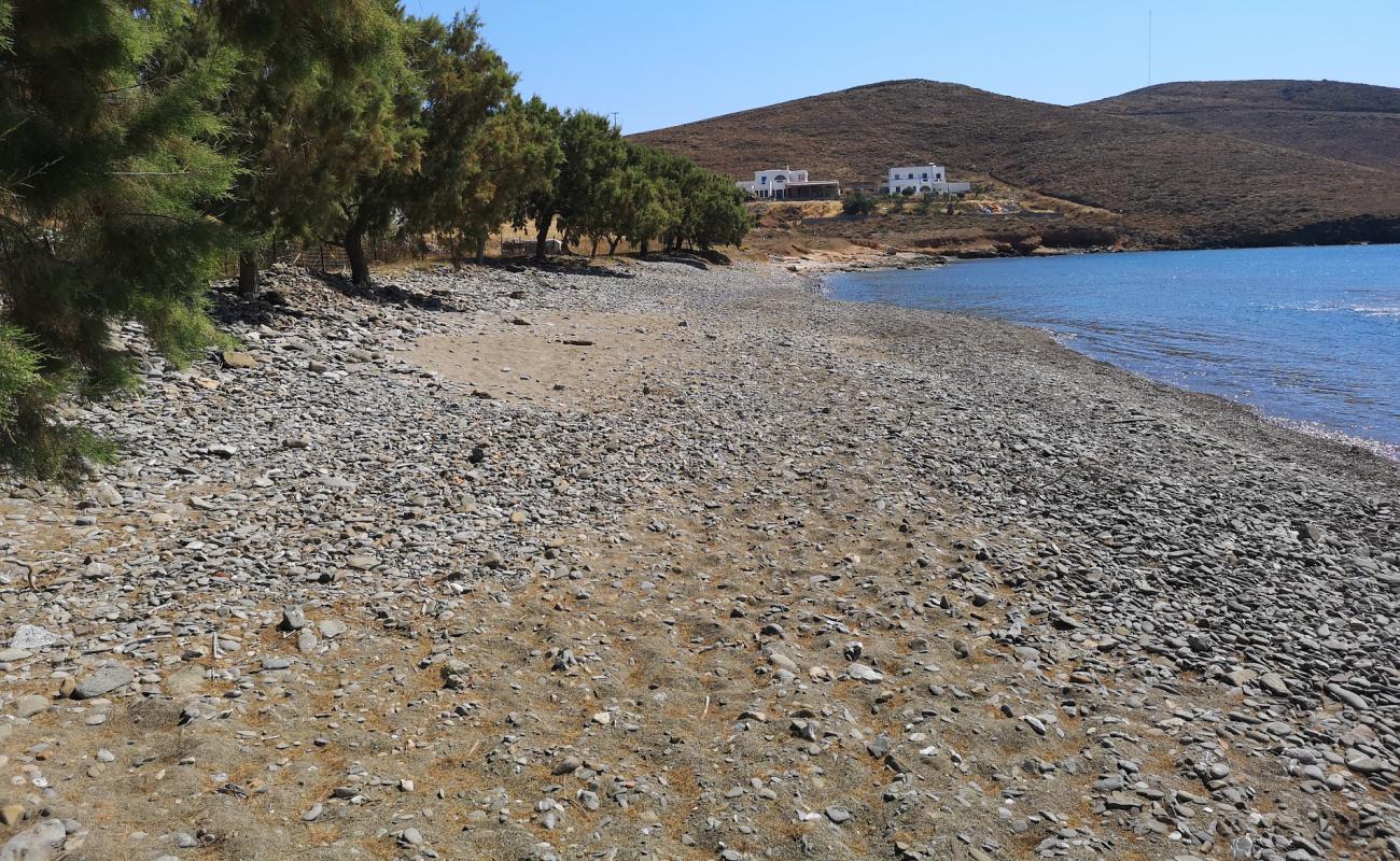 Marmari beach'in fotoğrafı gri kum ve çakıl yüzey ile