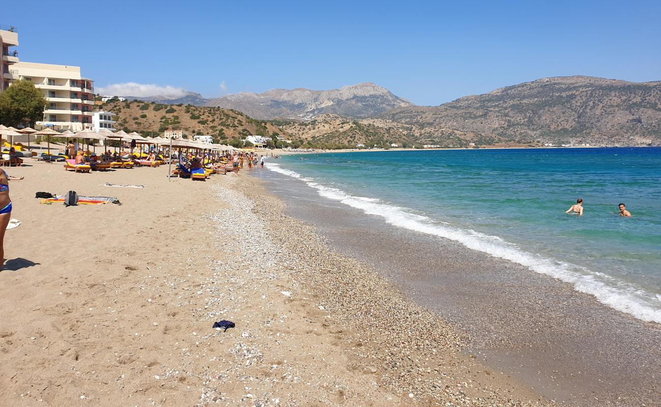 Limniatis beach'in fotoğrafı kahverengi kum yüzey ile