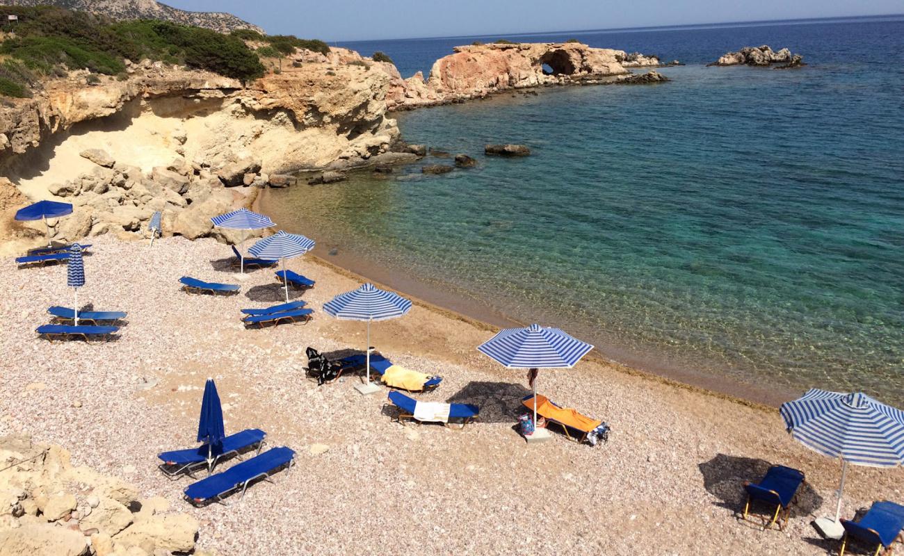 Kastelia beach'in fotoğrafı hafif çakıl yüzey ile