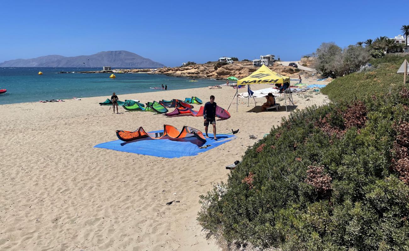 Agrilaopotamos beach'in fotoğrafı kahverengi kum yüzey ile