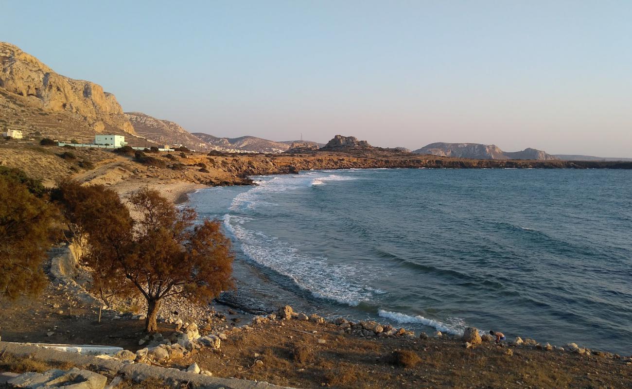 Agios Georgios beach'in fotoğrafı siyah kum ve çakıllar yüzey ile