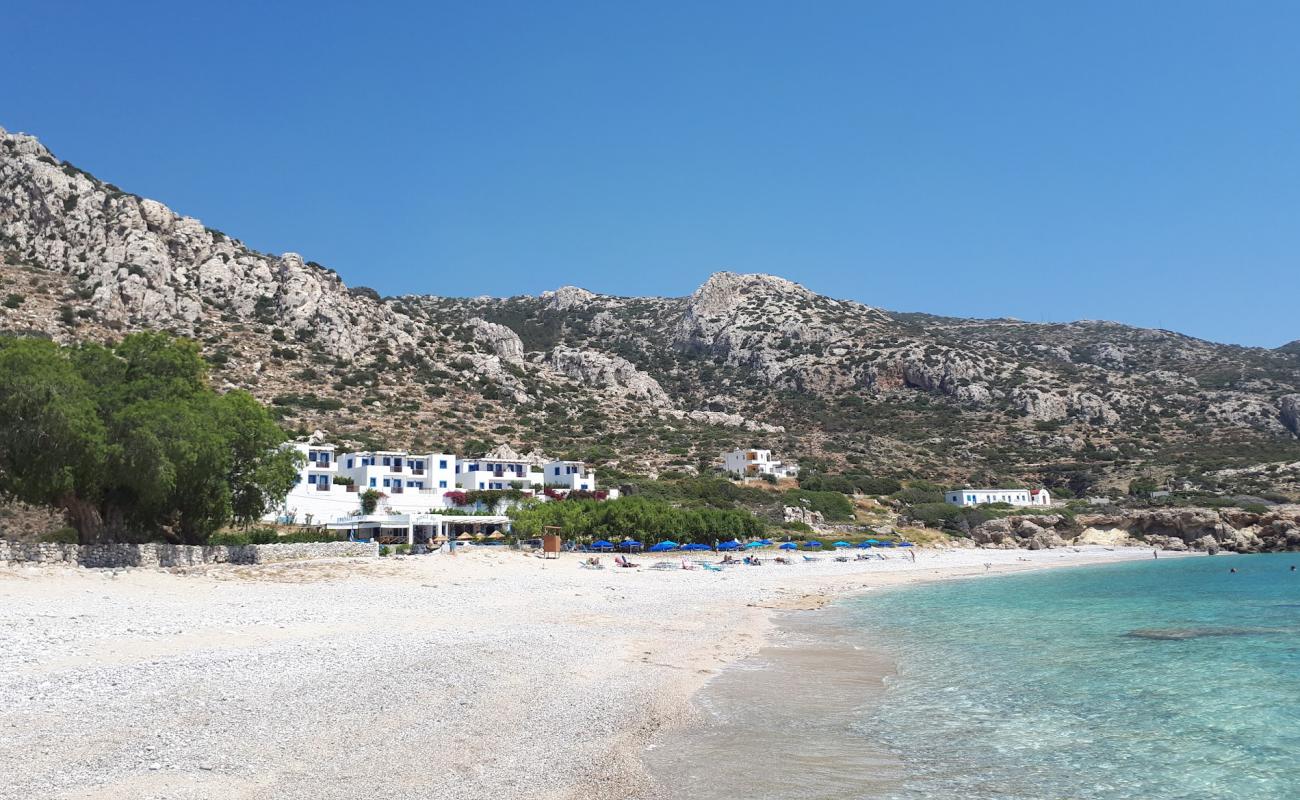 Potali beach'in fotoğrafı bej kum ve çakıl yüzey ile