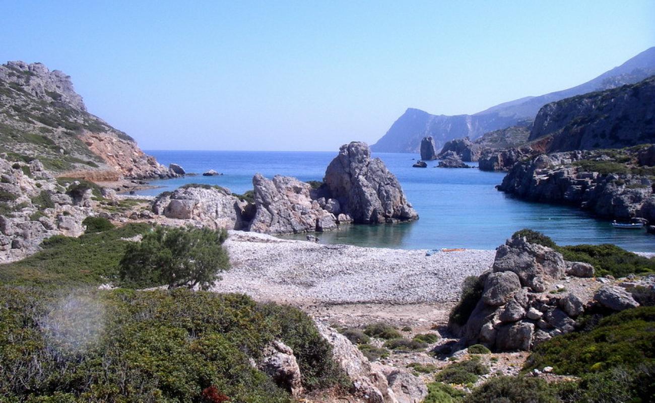 Argos beach'in fotoğrafı gri kum yüzey ile