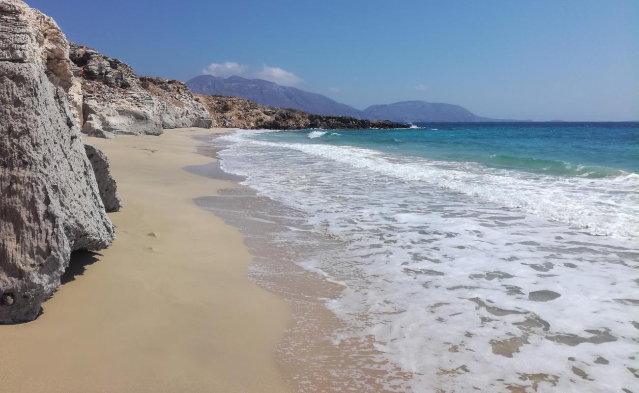 Armathia Beach'in fotoğrafı parlak ince kum yüzey ile