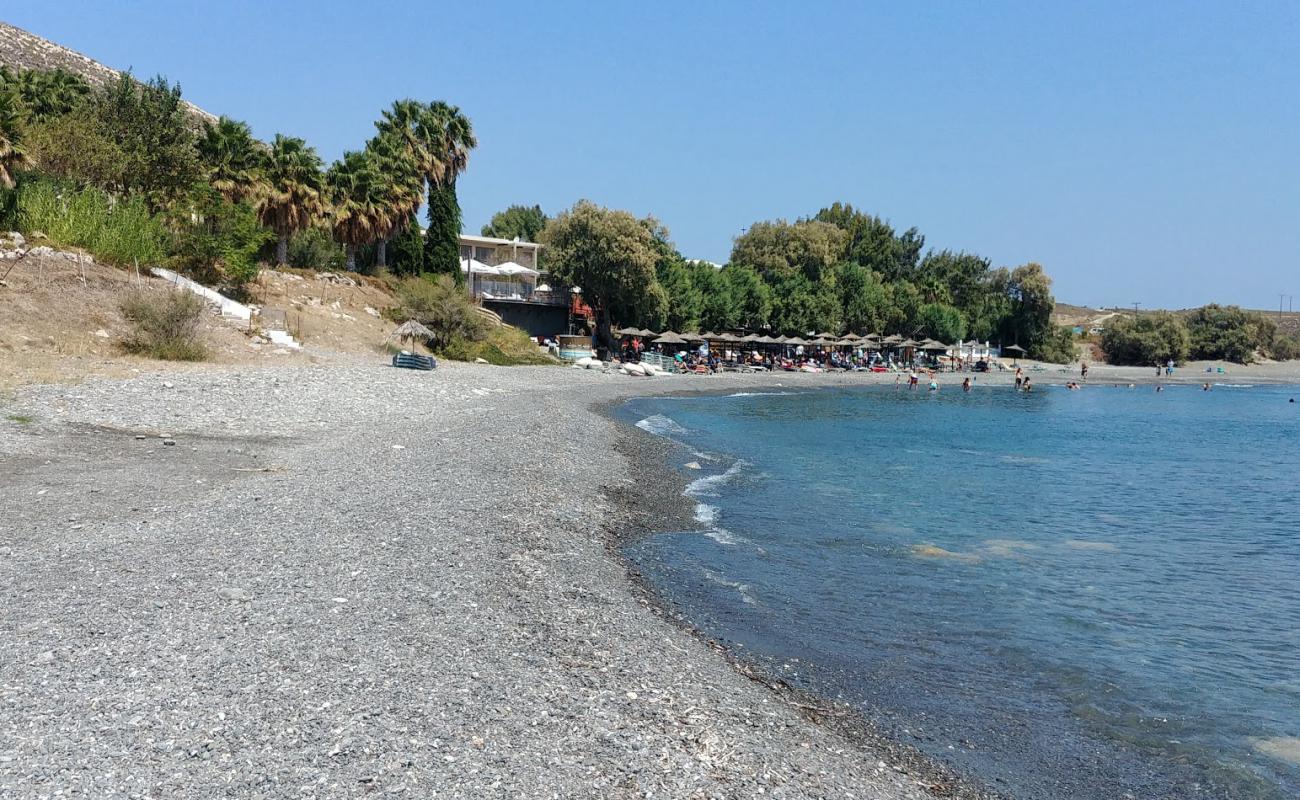 Agios Fokas Beach'in fotoğrafı gri kum ve çakıl yüzey ile