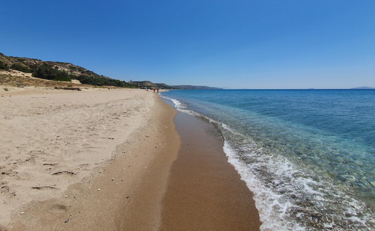 Lagada Beach'in fotoğrafı parlak kum yüzey ile