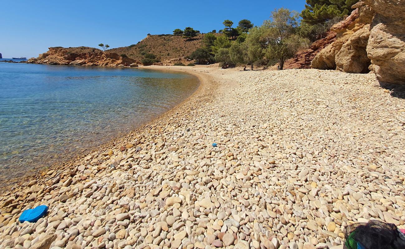 Paralia Kokkina'in fotoğrafı gri çakıl taşı yüzey ile