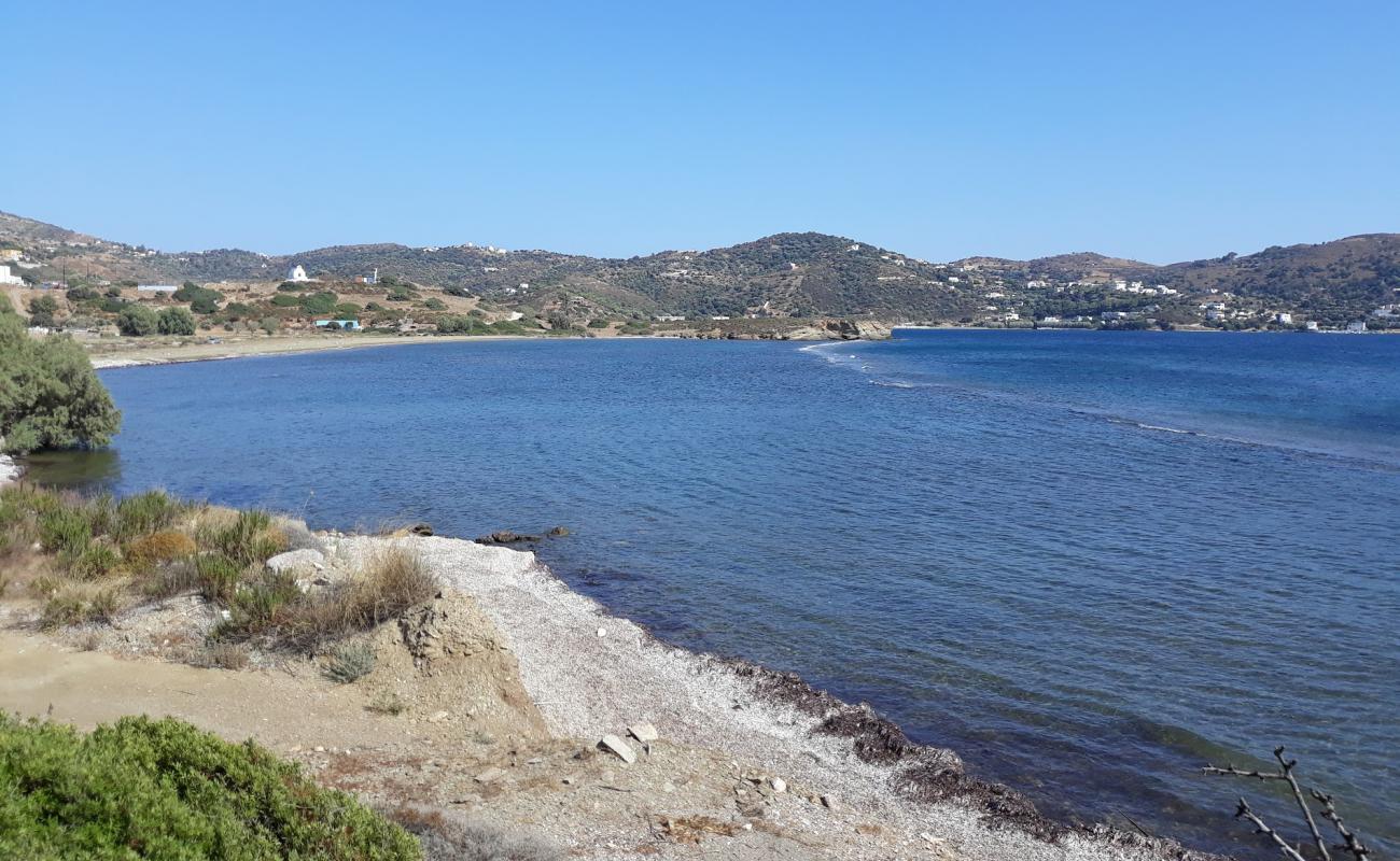 Germanou beach'in fotoğrafı taşlı kum yüzey ile