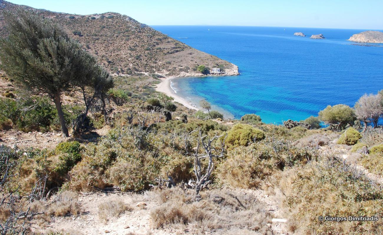 Leros wild beach II'in fotoğrafı taşlı kum yüzey ile