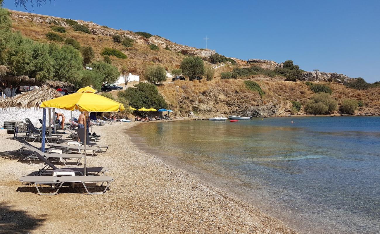 Two Liscaras'in fotoğrafı küçük bej çakıl yüzey ile