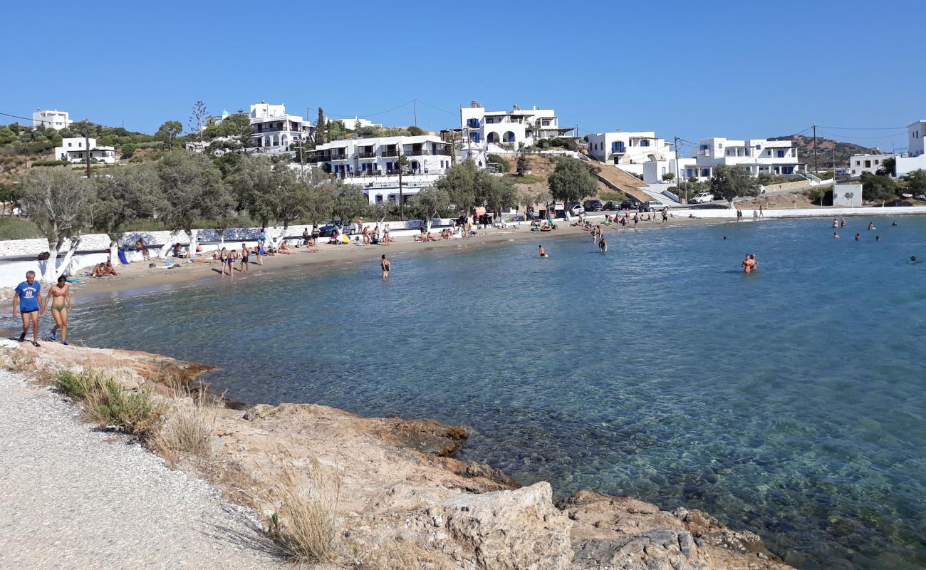 Lientou beach'in fotoğrafı gri kum yüzey ile