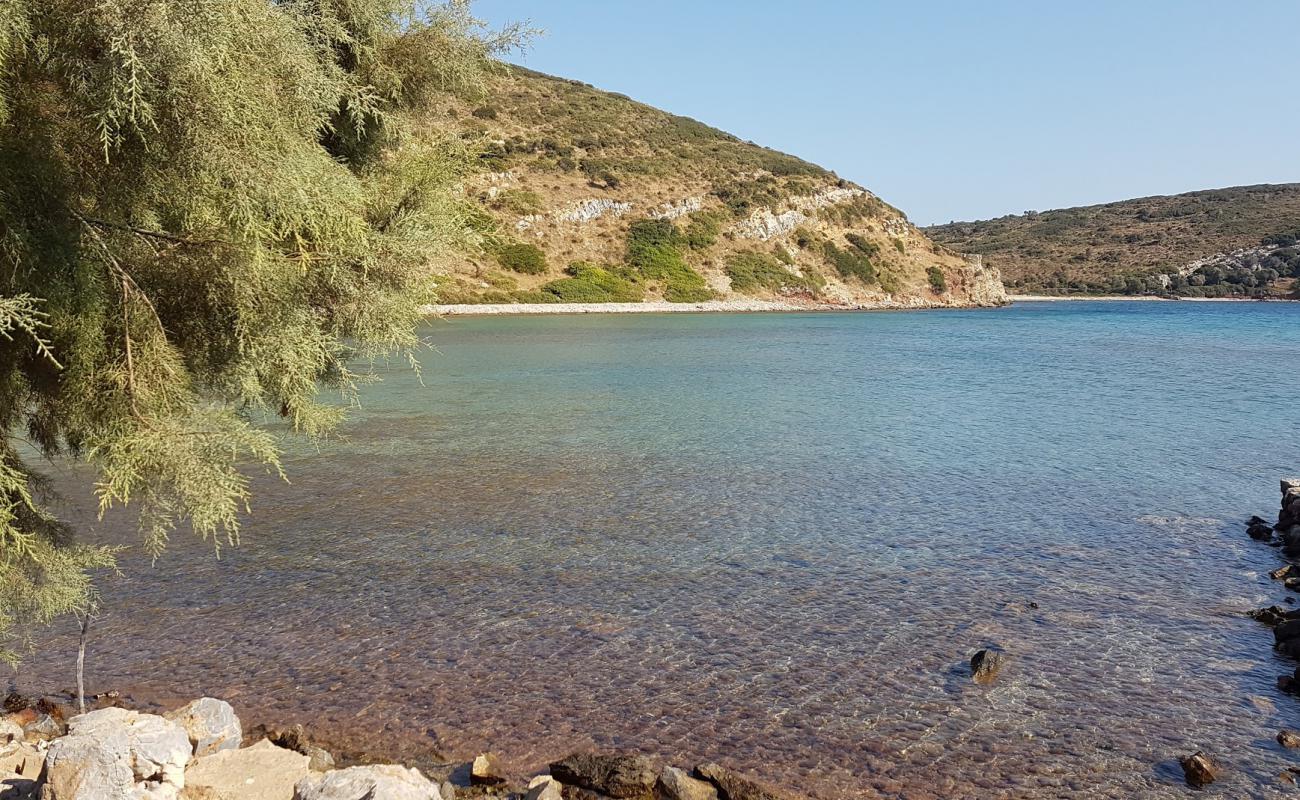 Limni beach'in fotoğrafı parlak kum ve kayalar yüzey ile