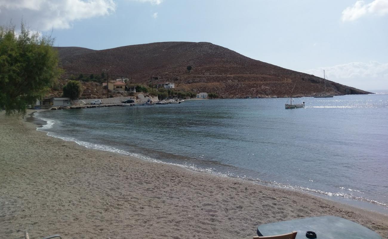 Therma beach III'in fotoğrafı kahverengi kum yüzey ile